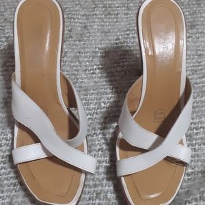 Genuine Leather Cathy Jean Heeled Slides Size 7